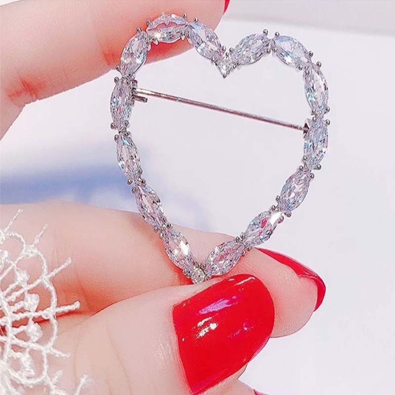 Korean Version Of Heart-shaped Brooch