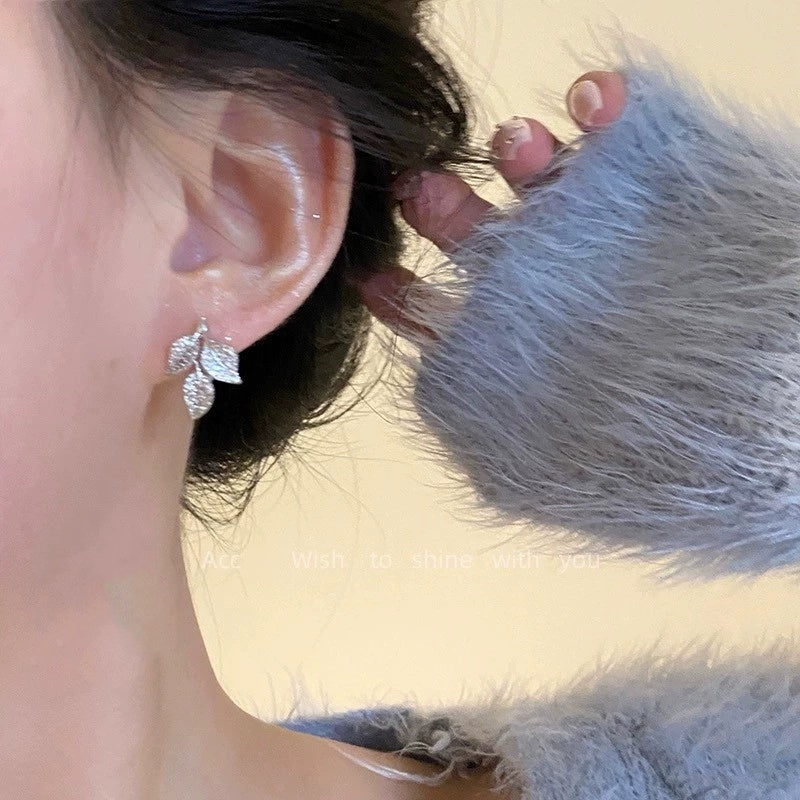 Women's Leaf Earrings Elegant And High-end Birthday Gift