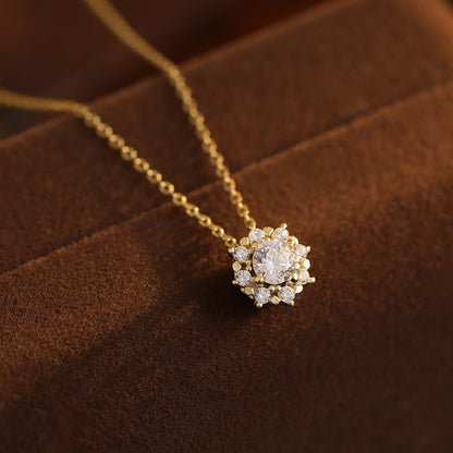 Silver Bright Snowflake Zircon Pendant Necklace Under Banyan Tree Exquisite